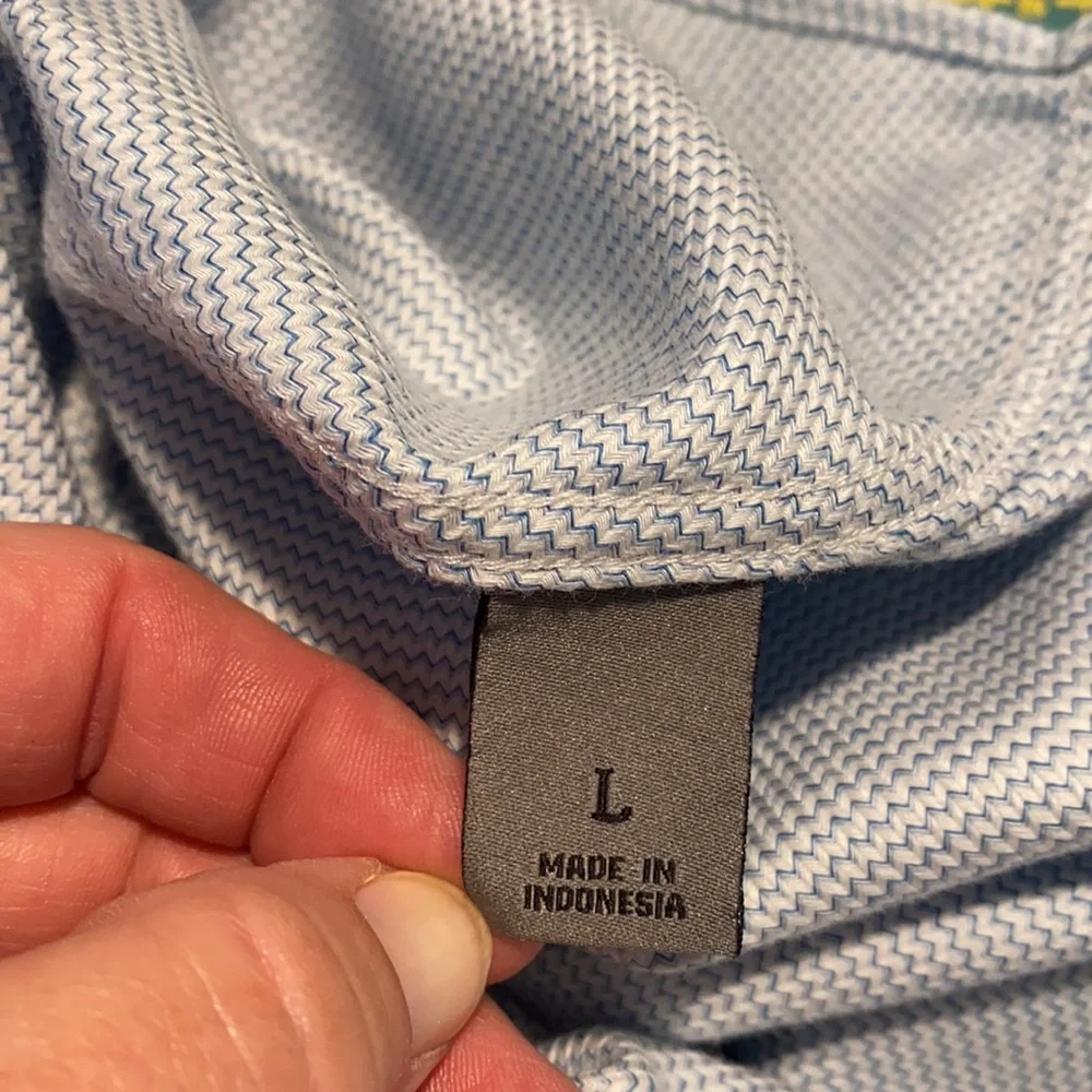 Johnston & Murphy Men’s Shirt. Size Large.